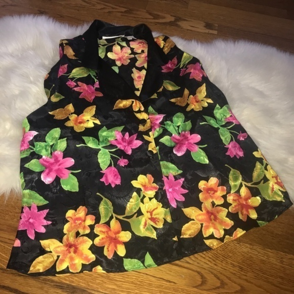Victoria’s‎ Secret vintage floral pajama top size M